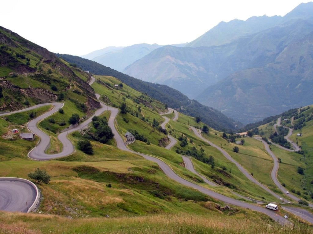 DESCEND WITH CONFIDENCE - la vuelta track